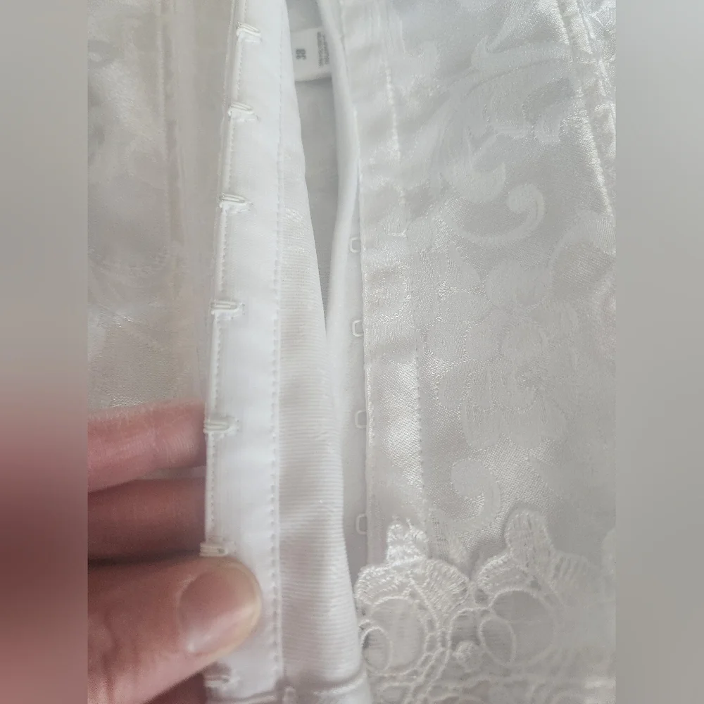 White Lace Corset With‎ Garter Sz 38/Lg